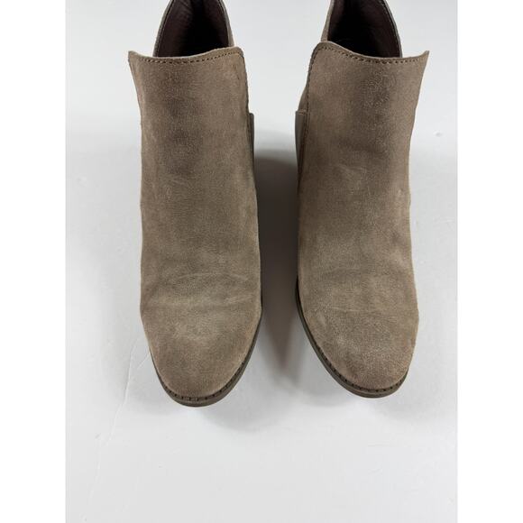 Me Too Suede Taupe Zoey Ankle Booties size 9 Women's - Picture 8 of 13